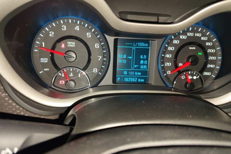 Used Chevrolet Malibu 2017 1.5T Automatic Luxury Edition Odometer Close Up