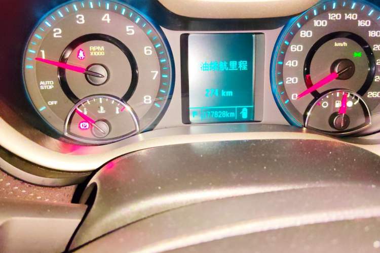 Used Chevrolet Malibu 2017 1.5T Automatic Luxury Edition Odometer Close Up