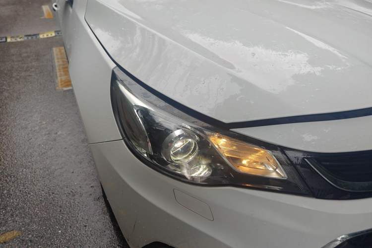 Used Chevrolet Malibu 2017 1.5T Automatic Luxury Edition Right Front Headlight