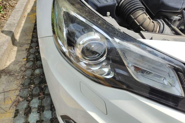 Used Chevrolet Malibu 2017 1.5T Automatic Luxury Edition Right Front Headlight