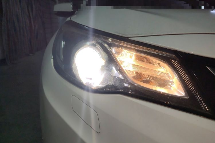 Used Chevrolet Malibu 2017 1.5T Automatic Luxury Edition Right Front Headlight