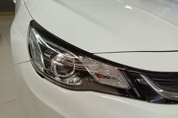 Used Chevrolet Malibu 2017 1.5T Automatic Comfort Edition Right Front Headlight