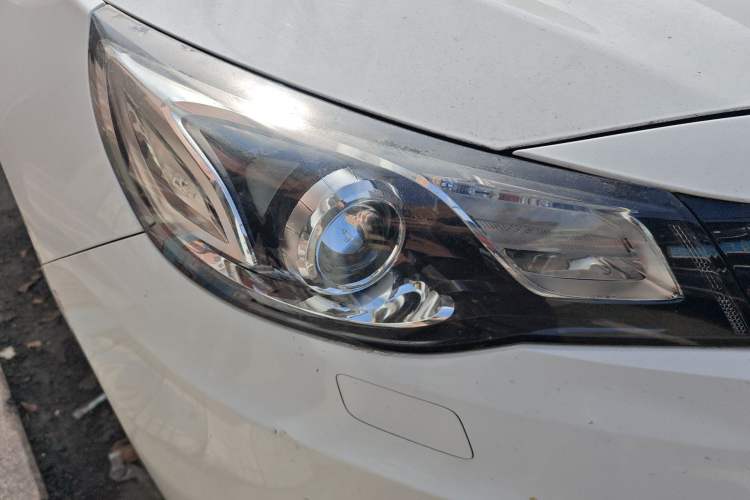 Used Chevrolet Malibu 2017 1.5T Automatic Luxury Edition Right Front Headlight