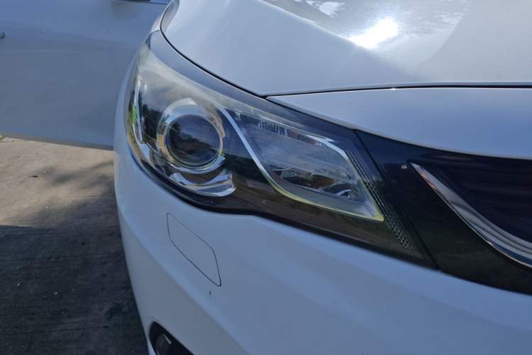 Used Chevrolet Malibu 2017 1.5T Automatic Luxury Edition Right Front Headlight