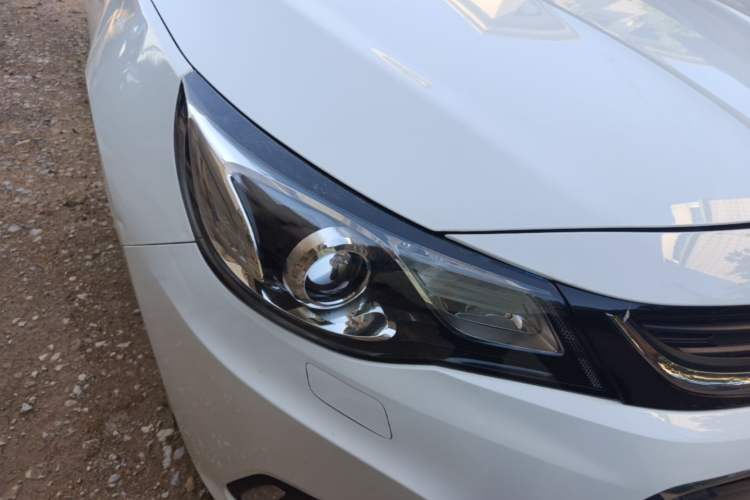 Used Chevrolet Malibu 2017 1.5T Automatic Luxury Edition Right Front Headlight