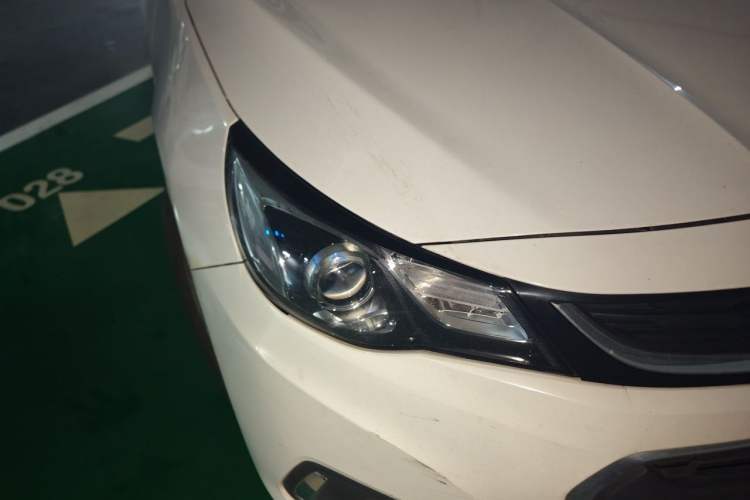 Used Chevrolet Malibu 2017 1.5T Automatic Comfort Edition Right Front Headlight