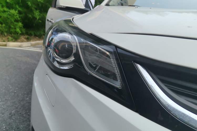 Used Chevrolet Malibu 2017 1.5T Automatic Luxury Edition Right Front Headlight
