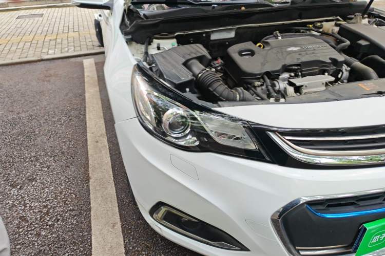 Used Chevrolet Malibu 2017 1.5T Automatic Luxury Edition Right Front Headlight