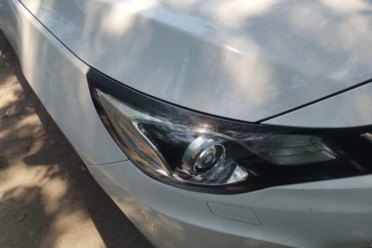 Used Chevrolet Malibu 2017 1.5T Automatic Luxury Edition Right Front Headlight