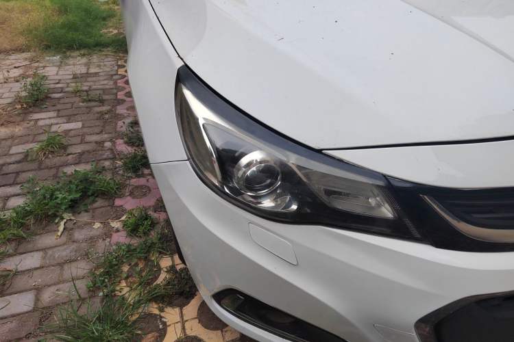 Used Chevrolet Malibu 2017 1.5T Automatic Luxury Edition Right Front Headlight