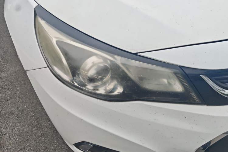 Used Chevrolet Malibu 2017 1.5T Automatic Comfort Edition Right Front Headlight