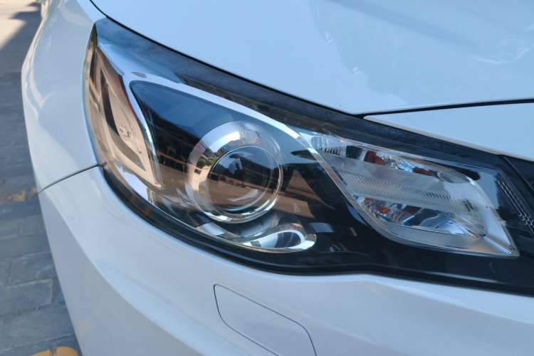 Used Chevrolet Malibu 2017 1.5T Automatic Luxury Edition Right Front Headlight