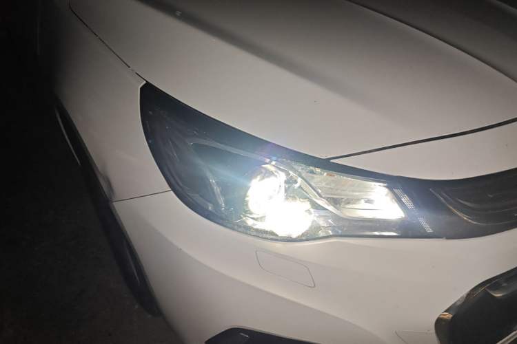 Used Chevrolet Malibu 2017 1.5T Automatic Luxury Edition Right Front Headlight