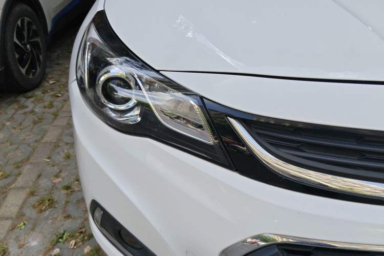 Used Chevrolet Malibu 2017 1.5T Automatic Comfort Edition Right Front Headlight