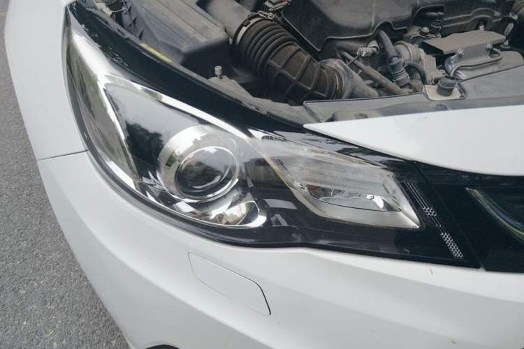 Used Chevrolet Malibu 2017 1.5T Automatic Luxury Edition Right Front Headlight