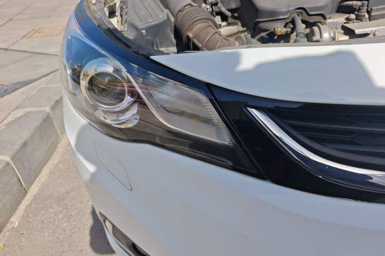 Used Chevrolet Malibu 2017 1.5T Automatic Luxury Edition Right Front Headlight