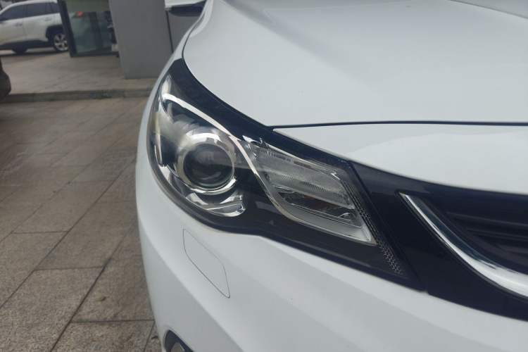 Used Chevrolet Malibu 2017 1.5T Automatic Luxury Edition Right Front Headlight