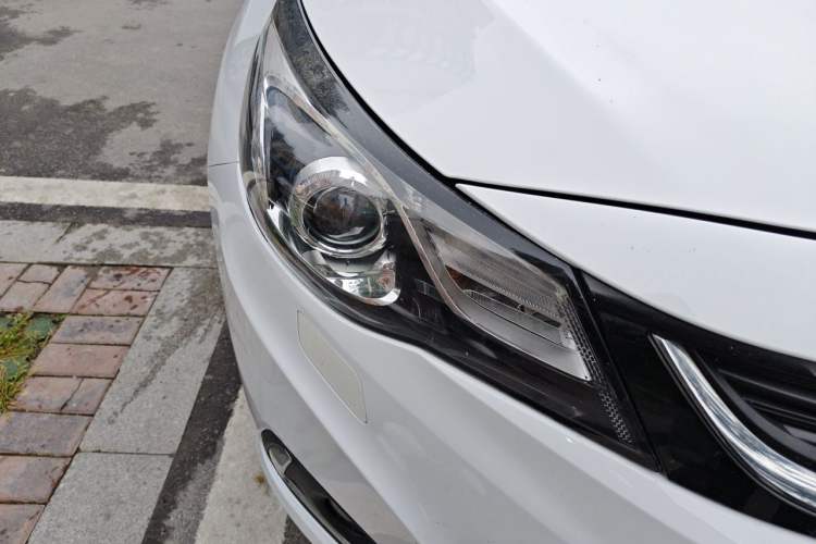 Used Chevrolet Malibu 2017 1.5T Automatic Luxury Edition Right Front Headlight