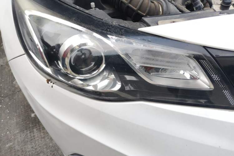 Used Chevrolet Malibu 2017 1.5T Automatic Comfort Edition Right Front Headlight