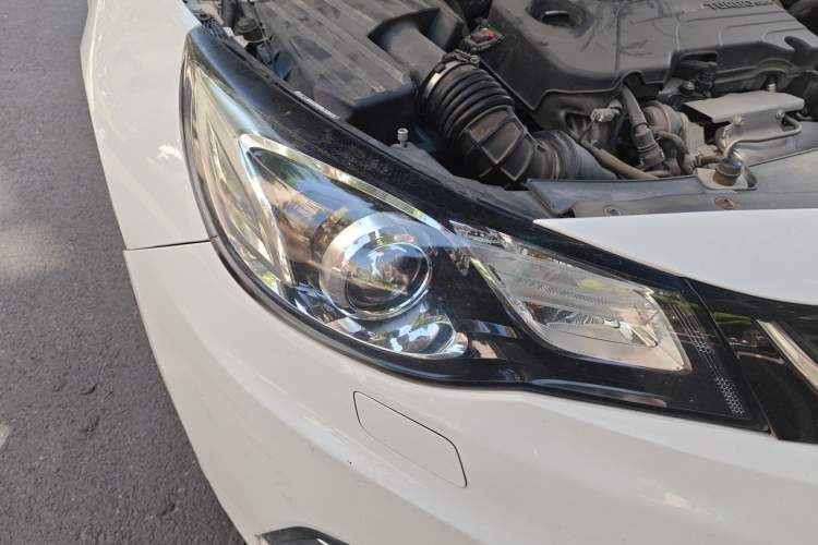 Used Chevrolet Malibu 2017 1.5T Automatic Luxury Edition Right Front Headlight
