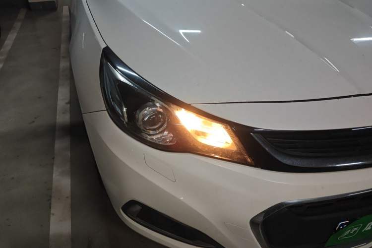 Used Chevrolet Malibu 2017 1.5T Automatic Luxury Edition Right Front Headlight