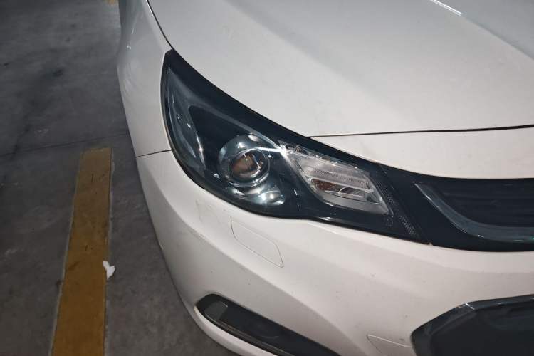 Used Chevrolet Malibu 2017 1.5T Automatic Luxury Edition Right Front Headlight