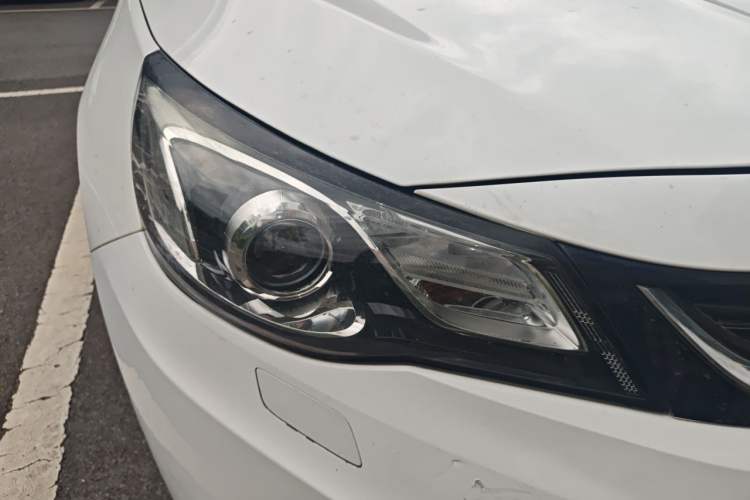 Used Chevrolet Malibu 2017 1.5T Automatic Luxury Edition Right Front Headlight