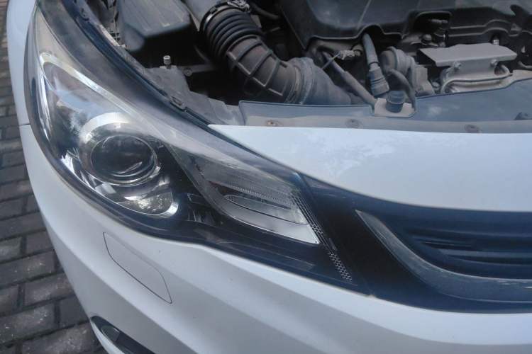 Used Chevrolet Malibu 2017 1.5T Automatic Luxury Edition Right Front Headlight