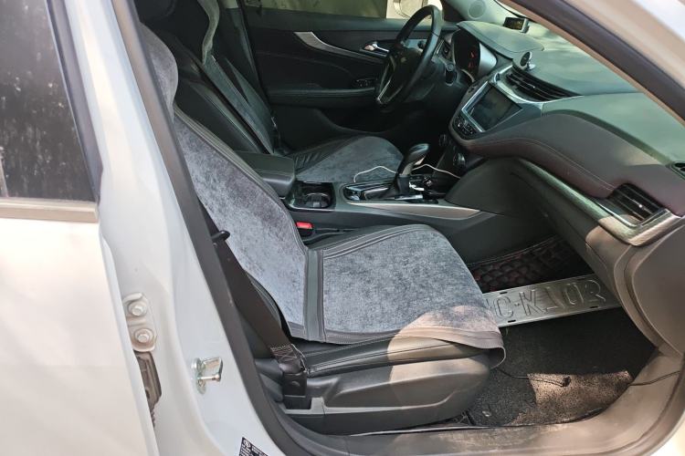 Used Chevrolet Malibu 2017 1.5T Automatic Luxury Edition Right Front Seat