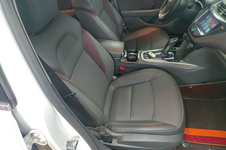 Used Chevrolet Malibu 2017 1.5T Automatic Luxury Edition Right Front Seat