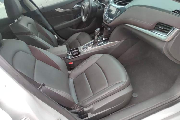Used Chevrolet Malibu 2017 1.5T Automatic Luxury Edition Right Front Seat