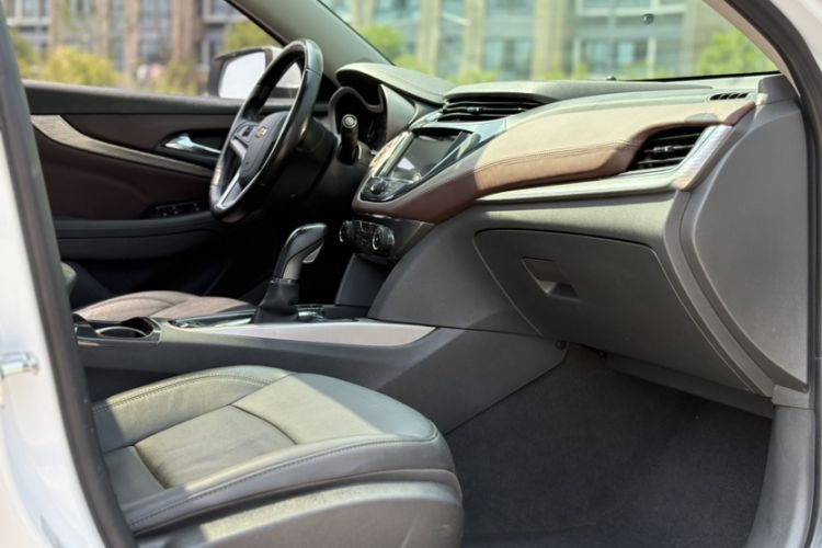 Used Chevrolet Malibu 2017 1.5T Automatic Luxury Edition Right Front Seat
