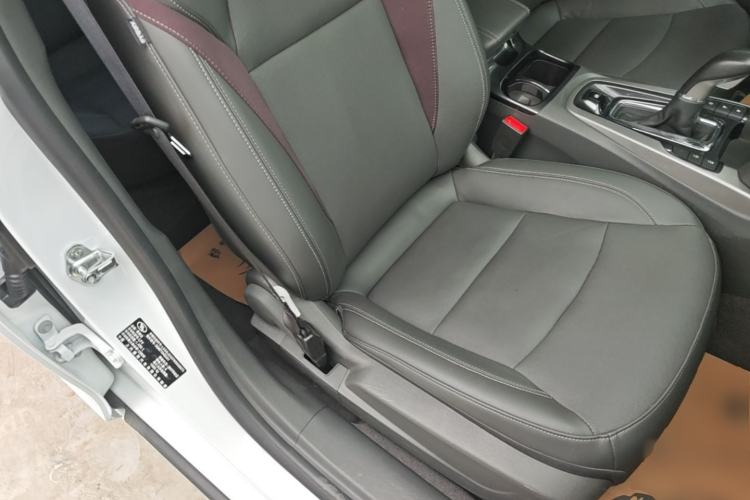 Used Chevrolet Malibu 2017 1.5T Automatic Luxury Edition Right Front Seat