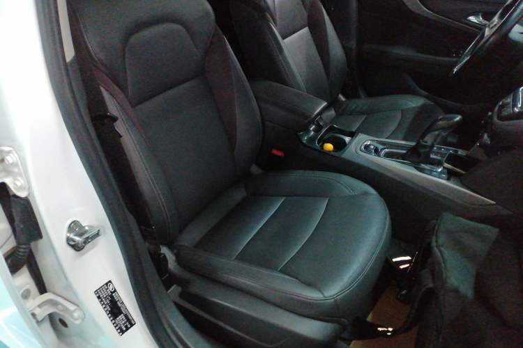 Used Chevrolet Malibu 2017 1.5T Automatic Flagship Edition Right Front Seat