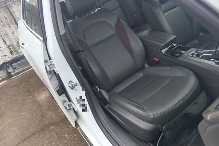 Used Chevrolet Malibu 2017 1.5T Automatic Luxury Edition Right Front Seat