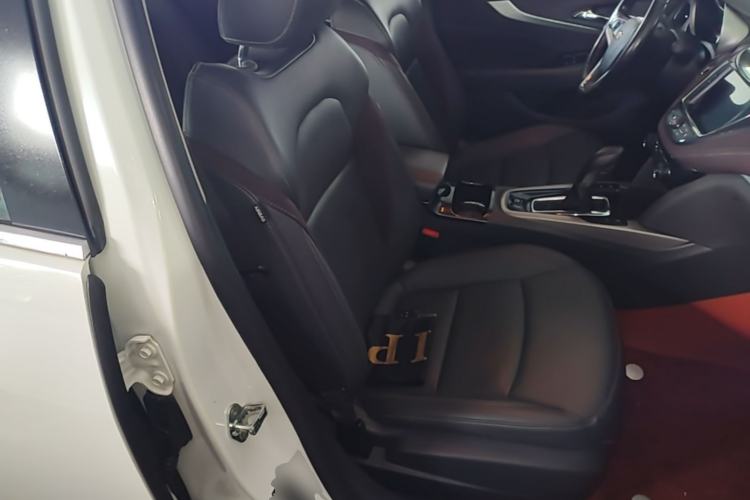 Used Chevrolet Malibu 2017 1.5T Automatic Luxury Edition Right Front Seat