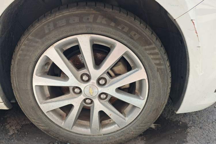 Used Chevrolet Malibu 2017 1.5T Automatic Luxury Edition Right Front Wheel Hub