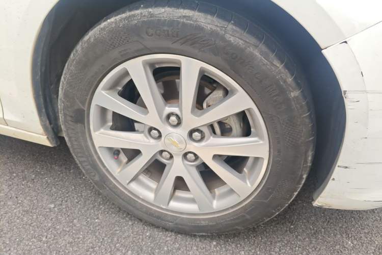 Used Chevrolet Malibu 2017 1.5T Automatic Luxury Edition Right Front Wheel Hub