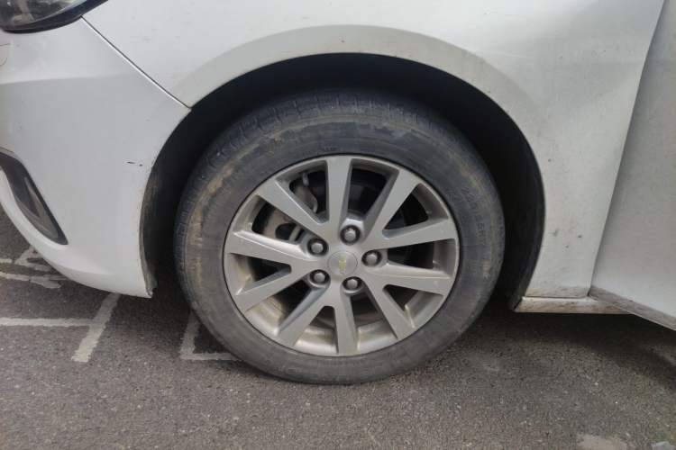 Used Chevrolet Malibu 2017 1.5T Automatic Flagship Edition Right Front Wheel Hub