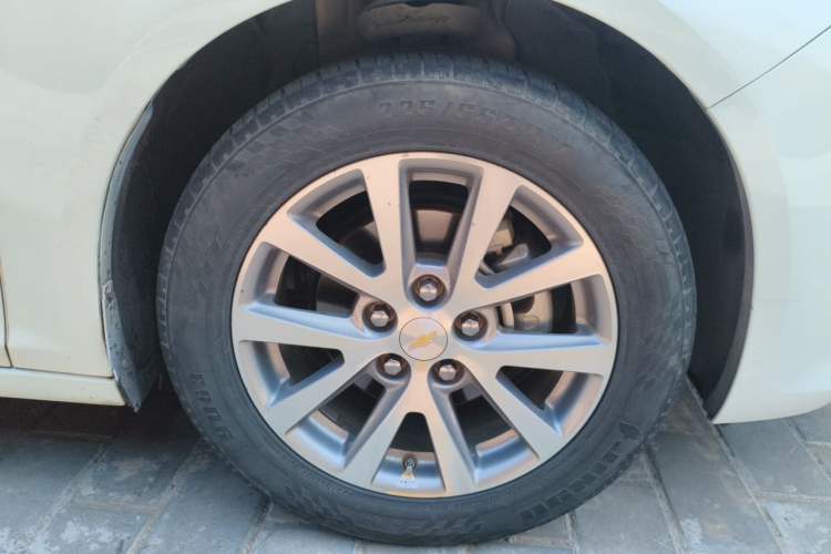 Used Chevrolet Malibu 2017 1.5T Automatic Luxury Edition Right Front Wheel Hub