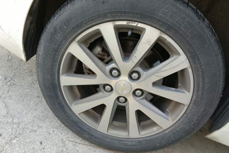 Used Chevrolet Malibu 2017 1.5T Automatic Luxury Edition Right Front Wheel Hub