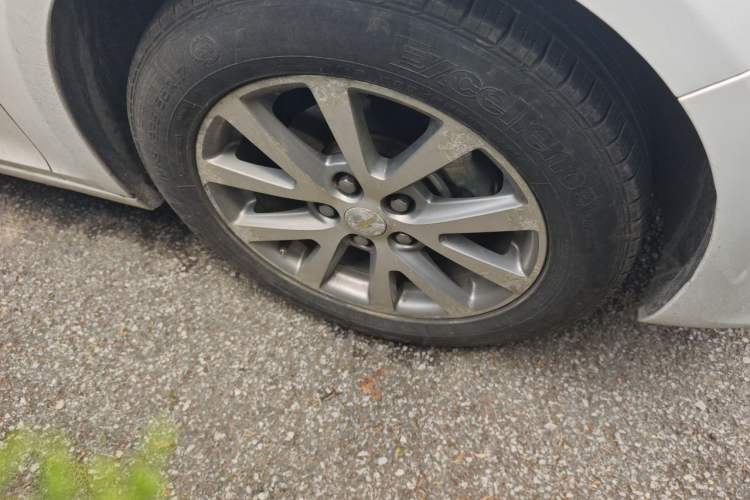 Used Chevrolet Malibu 2017 1.5T Automatic Luxury Edition Right Front Wheel Hub