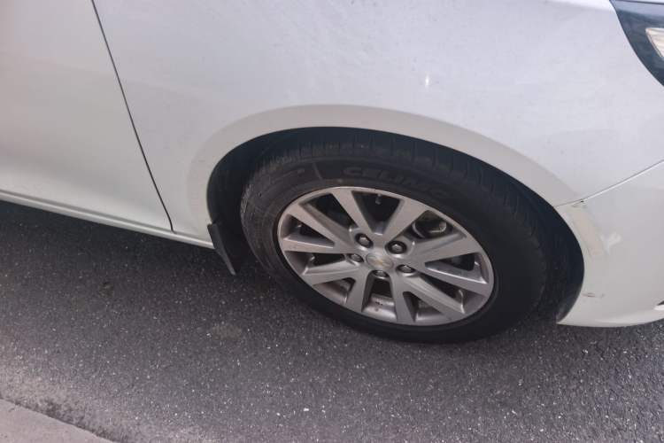Used Chevrolet Malibu 2017 1.5T Automatic Luxury Edition Right Front Wheel Hub