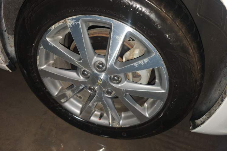 Used Chevrolet Malibu 2017 1.5T Automatic Luxury Edition Right Front Wheel Hub