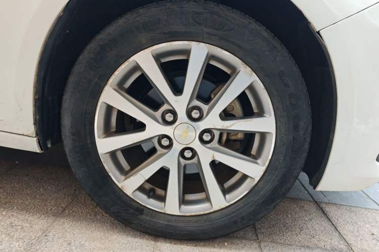 Used Chevrolet Malibu 2017 1.5T Automatic Luxury Edition Right Front Wheel Hub