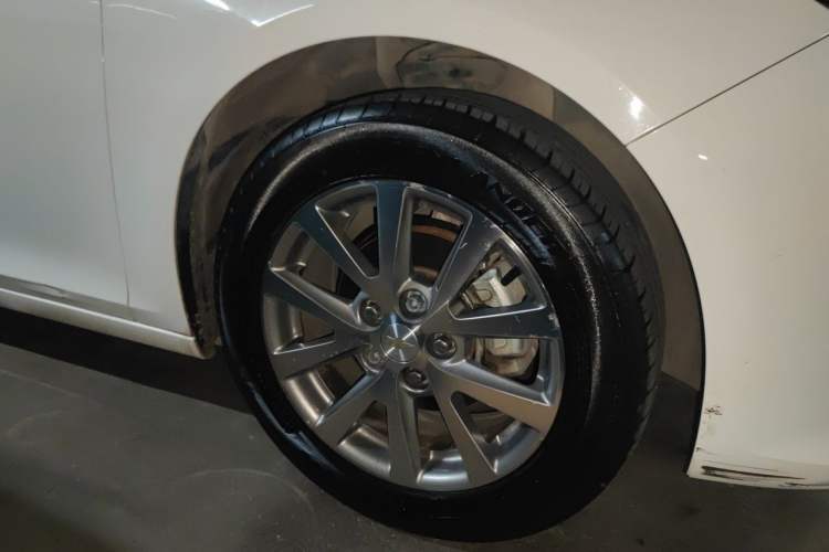 Used Chevrolet Malibu 2017 1.5T Automatic Luxury Edition Right Front Wheel Hub