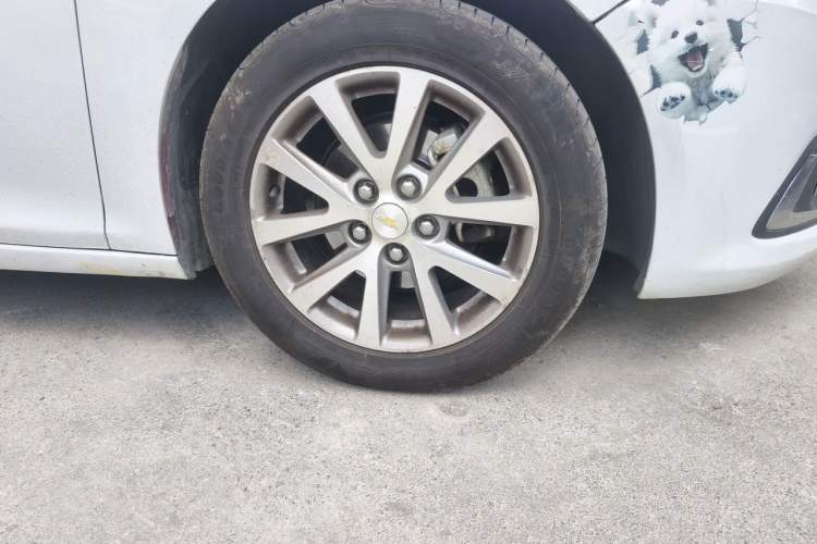 Used Chevrolet Malibu 2017 1.5T Automatic Luxury Edition Right Front Wheel Hub