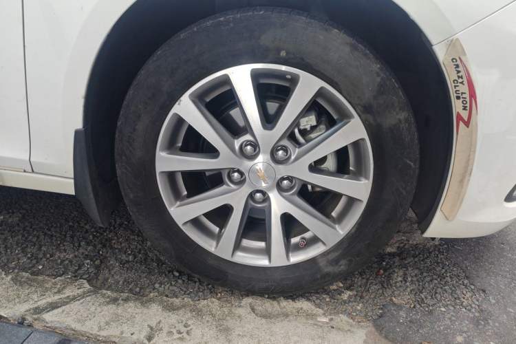 Used Chevrolet Malibu 2017 1.5T Automatic Luxury Edition Right Front Wheel Hub