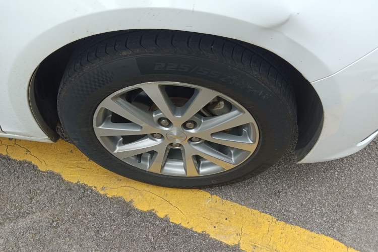 Used Chevrolet Malibu 2017 1.5T Automatic Luxury Edition Right Front Wheel Hub