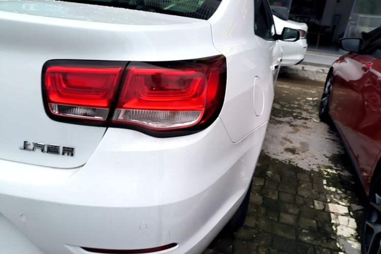 Used Chevrolet Malibu 2017 1.5T Automatic Luxury Edition Right Rear Taillight
